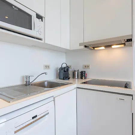 Met Frontaal Zeezicht Apartment