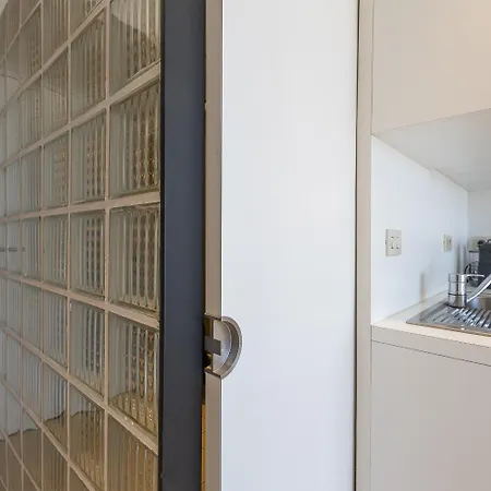 Met Frontaal Zeezicht * מידלקרק