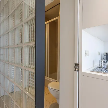 Apartment Met Frontaal Zeezicht *