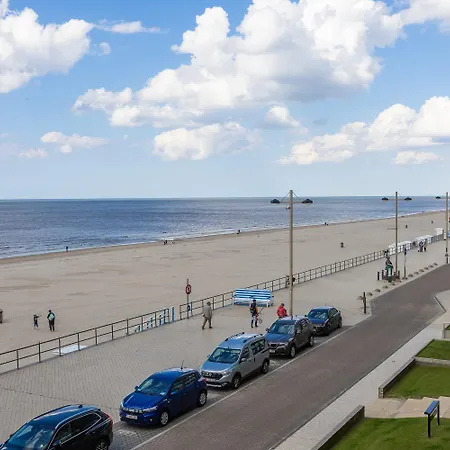 Met Frontaal Zeezicht * Middelkerke