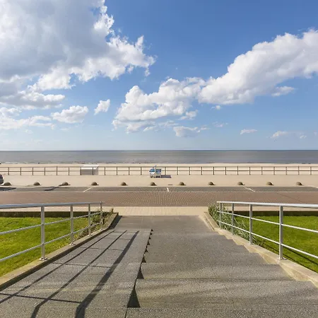 Met Frontaal Zeezicht *